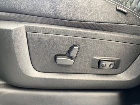 New 2022 RAM 2500 Big Horn w/ Level C Equiment Group image 36