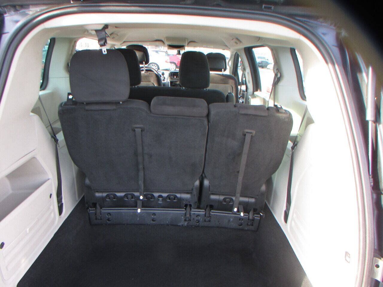 Used 2013 Dodge Grand Caravan American Value Package FWD image 9