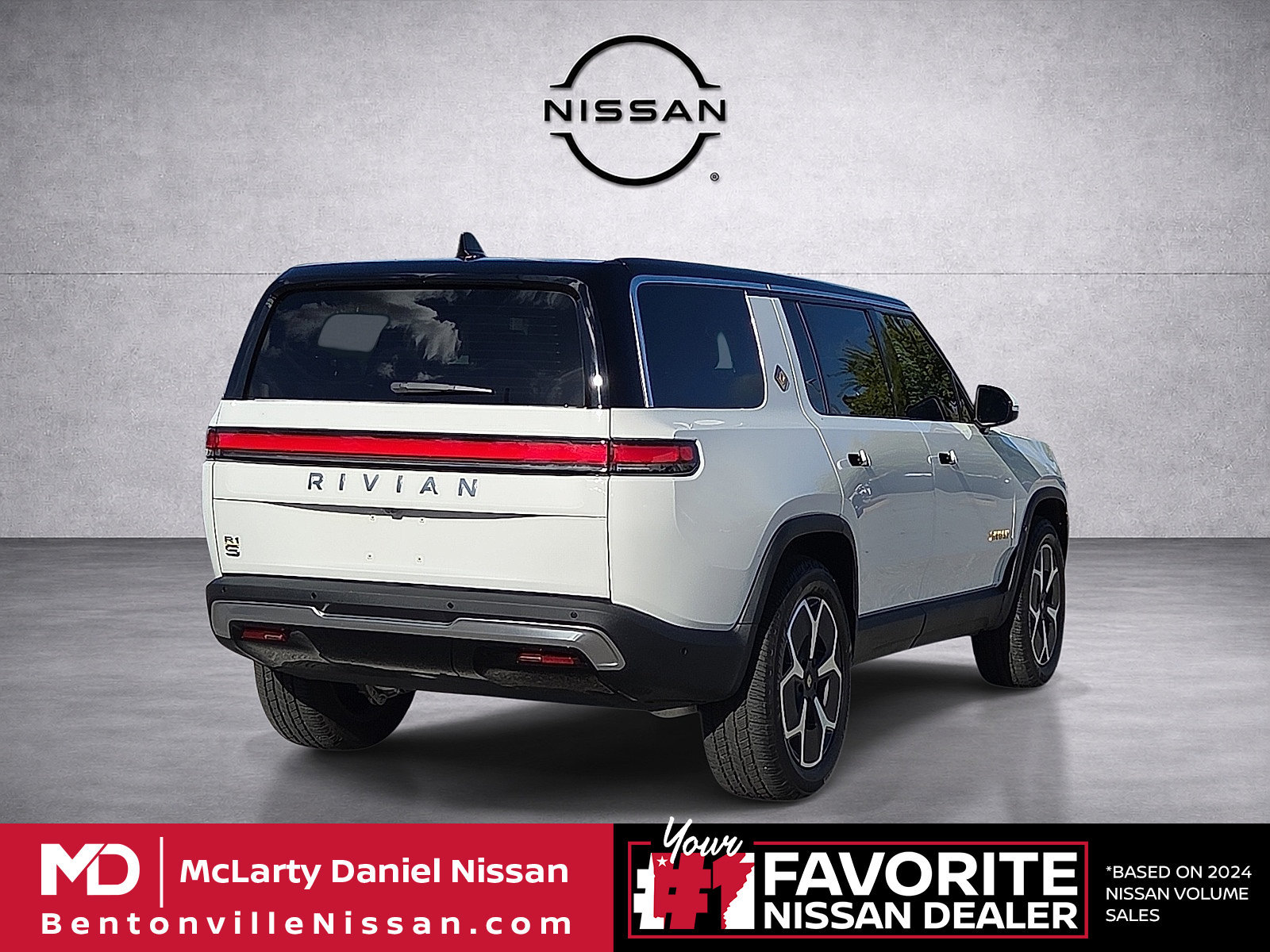 Used 2024 Rivian R1S Adventure Quad AWD/4WD image 5
