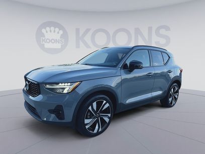 Used 2023 Volvo XC40 B5 Plus w/ Climate Package