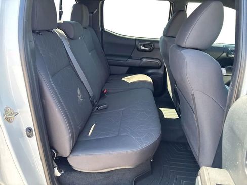 Used 2016 Toyota Tacoma TRD Sport w/ Towing Package image 30