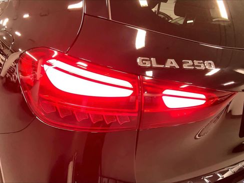 Used 2025 Mercedes-Benz GLA 250 image 27