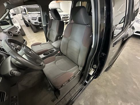Used 2010 Nissan Xterra Off-Road AWD/4WD image 34