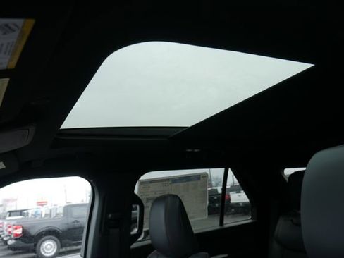 New 2026 Ford Explorer ST-Line w/ ST-Line Street Pack image 3