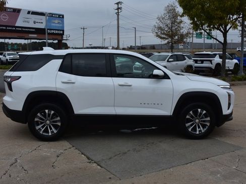 New 2026 Chevrolet Equinox LT image 4