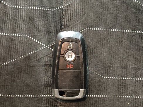 Used 2019 Ford EcoSport SE w/ SE Convenience Package image 32