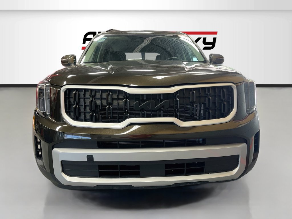 Used 2023 Kia Telluride S AWD/4WD image 2