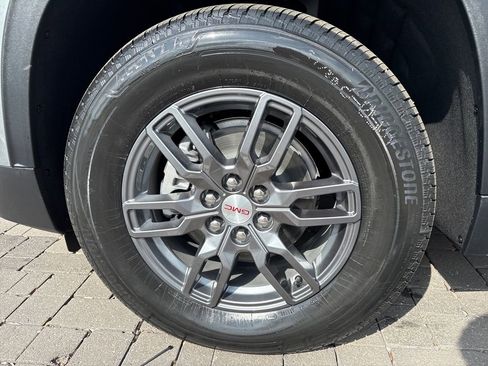 New 2026 GMC Acadia Elevation image 10