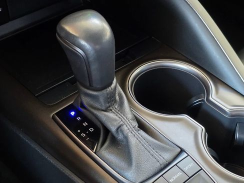 Used 2023 Toyota Camry SE w/ Cold Weather Package FWD image 35