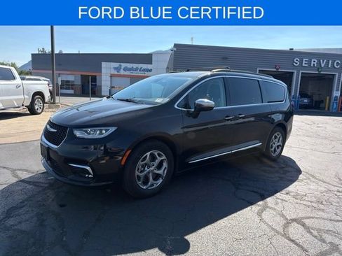 Used 2022 Chrysler Pacifica Limited FWD image 17