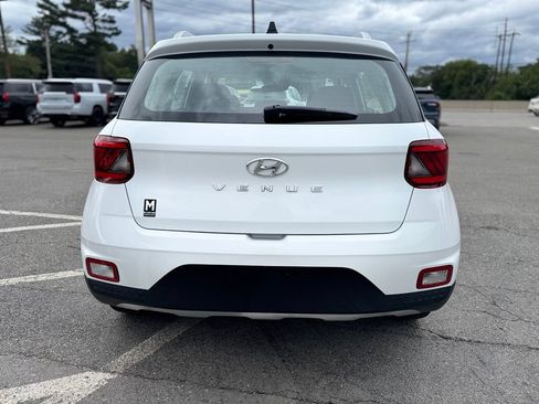 Used 2020 Hyundai Venue SEL FWD image 6