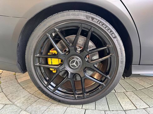 Used 2018 Mercedes-Benz E 63 AMG S image 35