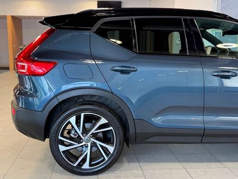 Used 2022 Volvo XC40 T5 R-Design w/ Advanced Package AWD/4WD image 17