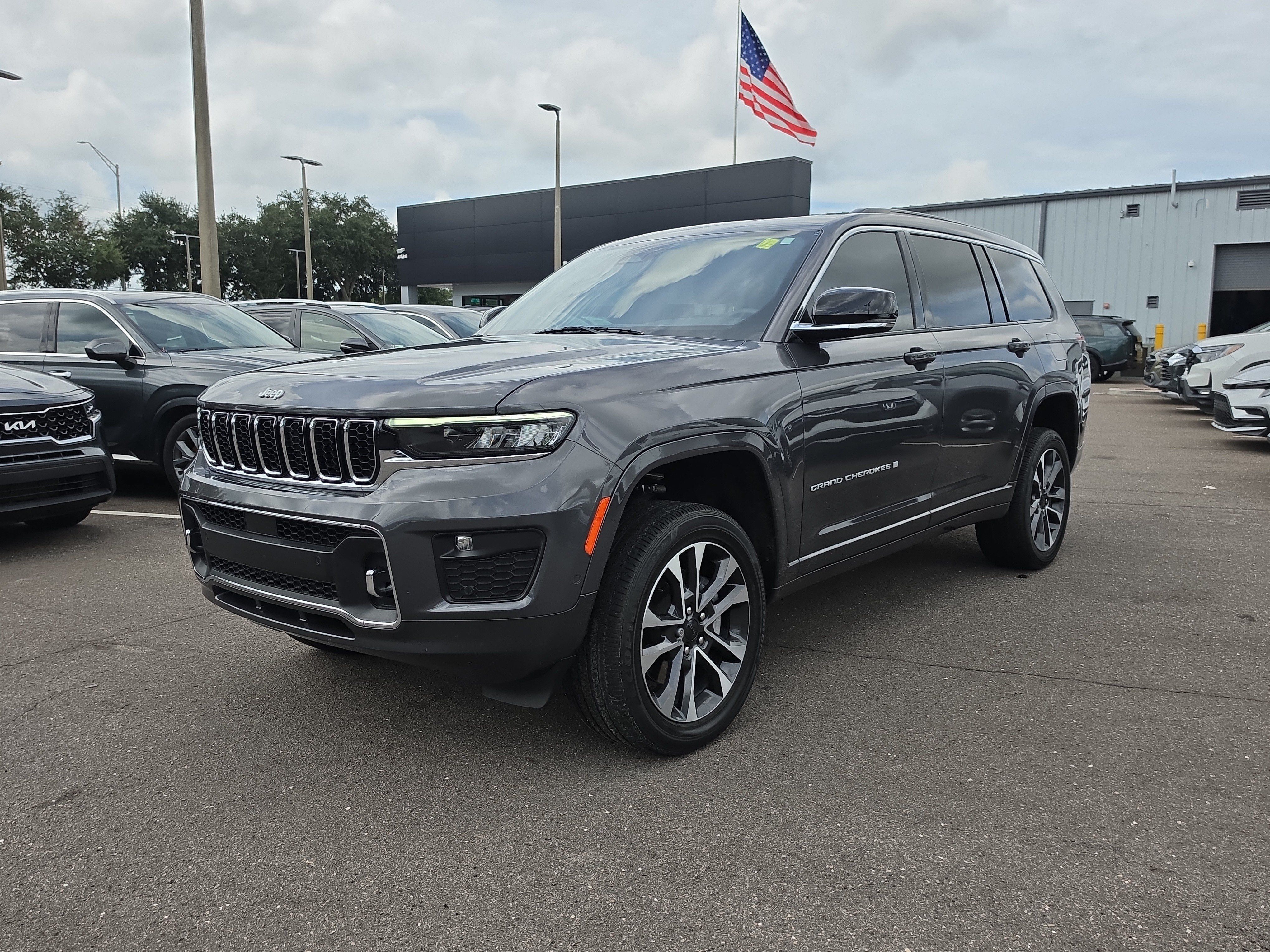 Used 2024 Jeep Grand Cherokee L Overland AWD/4WD image 4