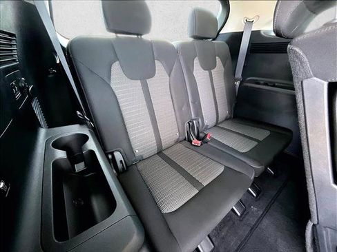 Used 2024 Kia Sorento LX FWD image 30