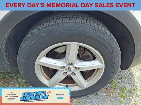 Used 2016 Ford Explorer XLT w/ Equipment Group 202A AWD/4WD image 9