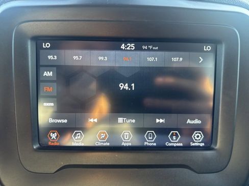 Certified 2020 Jeep Renegade Altitude image 16