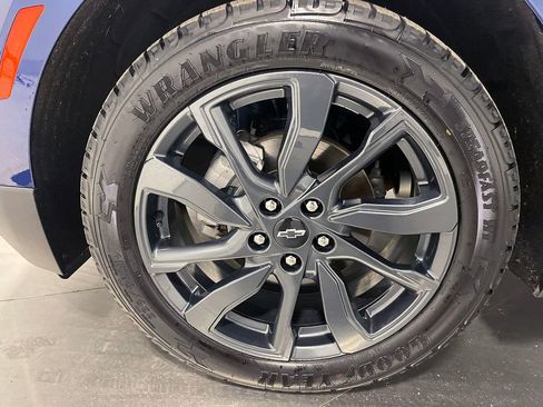 Used 2022 Chevrolet Equinox RS w/ Infotainment Package image 18