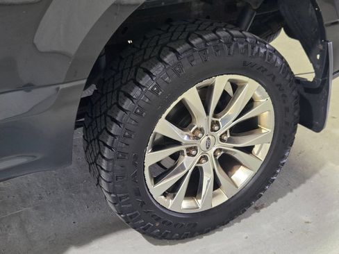 Used 2015 Ford F150 XLT w/ Equipment Group 302A Luxury AWD/4WD image 15