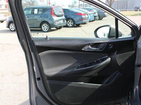 Used 2017 Chevrolet Cruze LT image 9