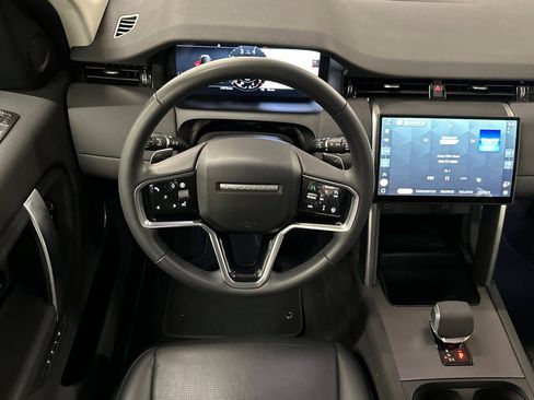 Used 2025 Land Rover Discovery Sport S image 28