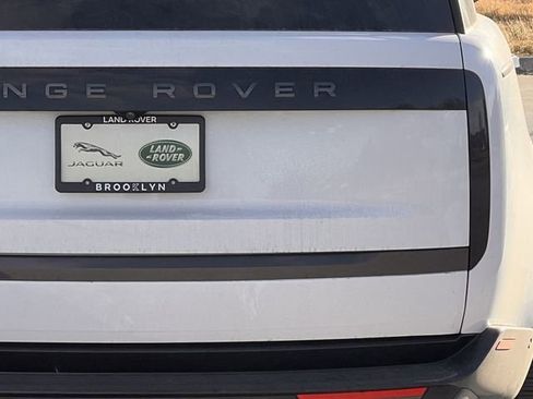 Used 2025 Land Rover Range Rover Long Wheelbase Autobiography image 5