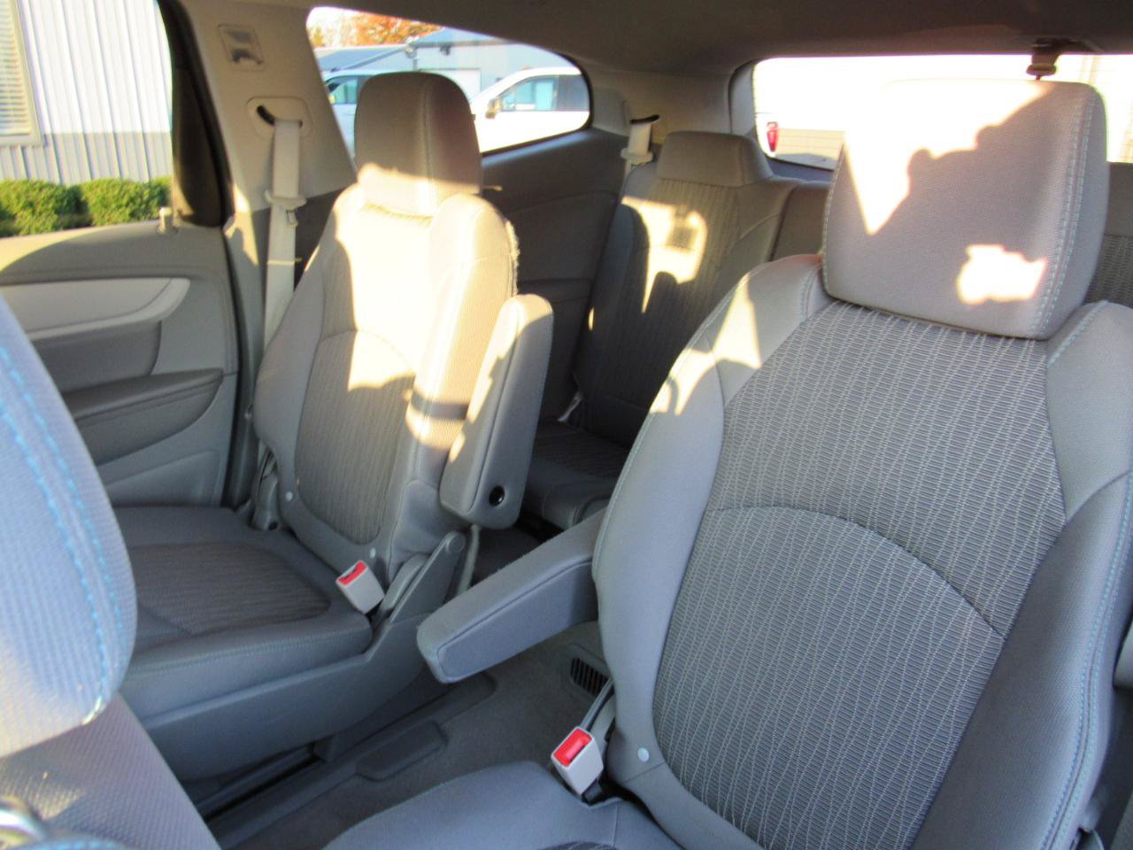 Used 2017 Chevrolet Traverse LT w/ Style and Technology Package AWD/4WD image 41
