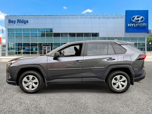 Used 2023 Toyota RAV4 LE AWD/4WD image 7
