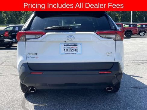 Used 2025 Toyota RAV4 XLE AWD/4WD image 4