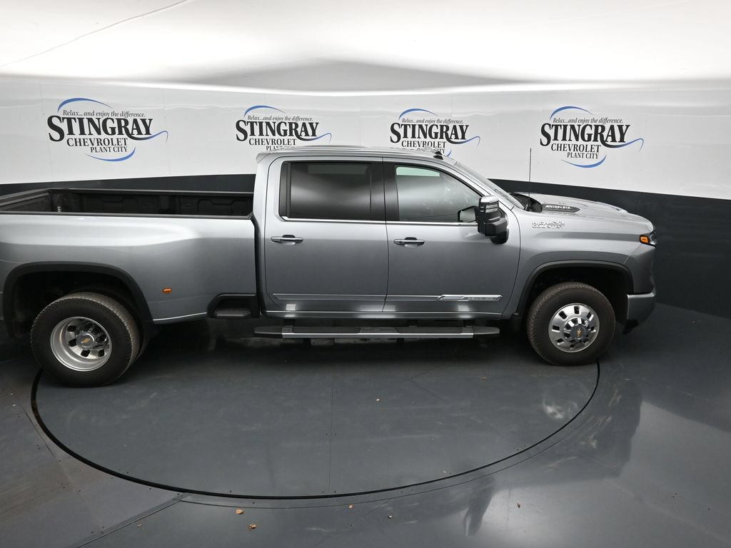 Used 2026 Chevrolet Silverado 3500 High Country w/ Technology Package AWD/4WD image 25