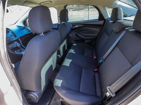 Used 2017 Ford Focus SE image 33