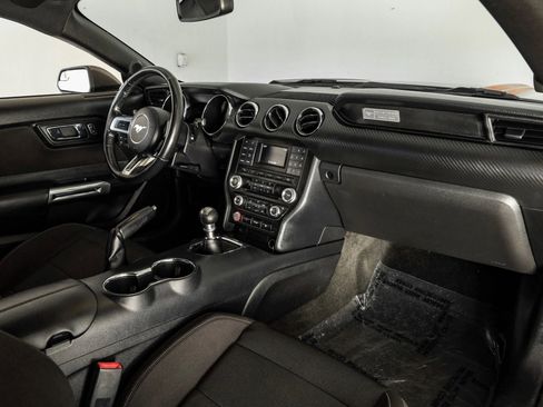 Used 2017 Ford Mustang Coupe image 11