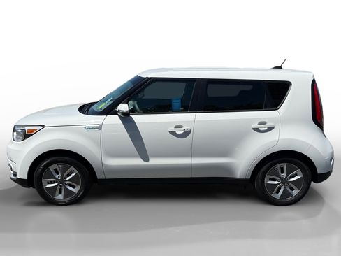 Used 2017 Kia Soul EV + FWD image 2