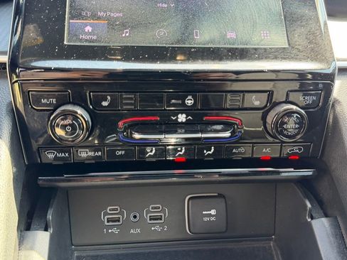 Used 2025 Jeep Grand Cherokee L Altitude image 23