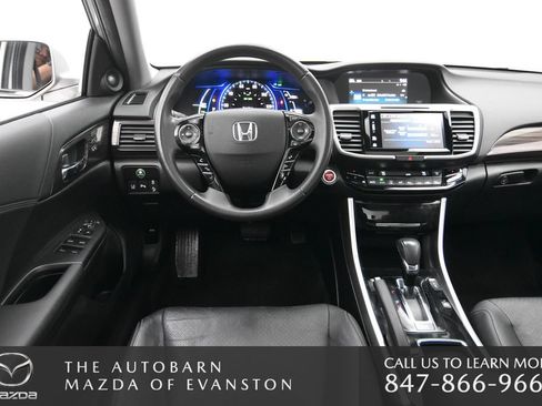 Used 2017 Honda Accord Touring image 27
