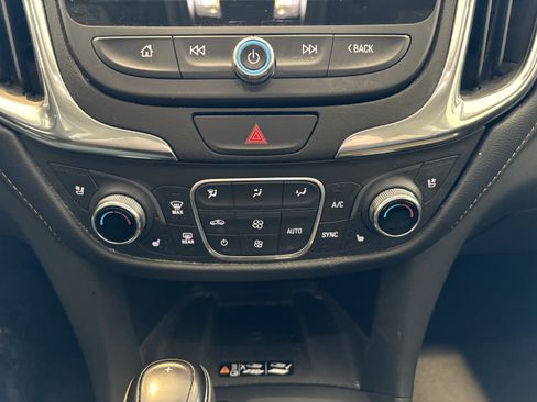 Used 2020 Chevrolet Equinox Premier image 17