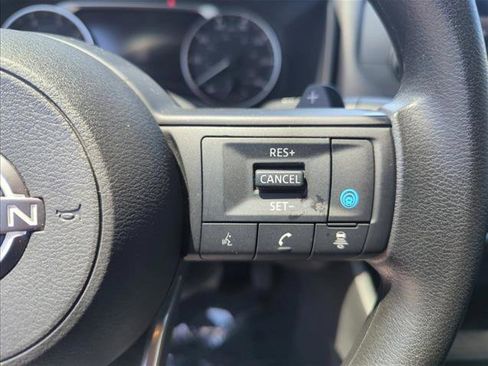 Used 2024 Nissan Rogue SV FWD image 13
