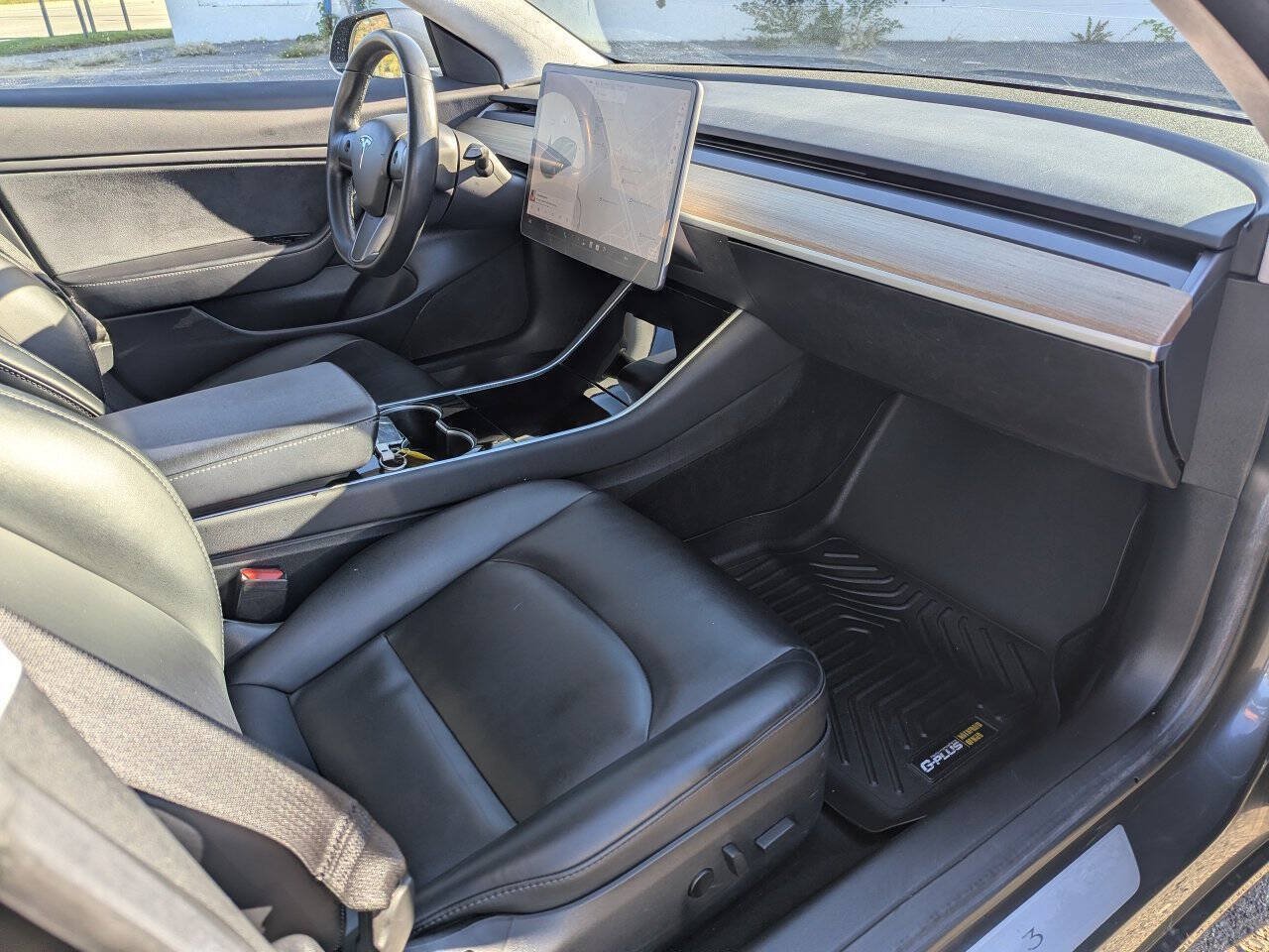 Used 2017 Tesla Model 3 Long Range RWD image 10