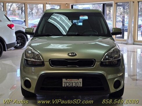 Used 2013 Kia Soul + FWD image 8