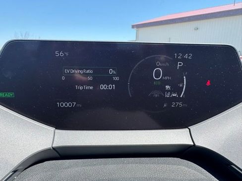 Used 2024 Toyota Prius XLE AWD/4WD image 8