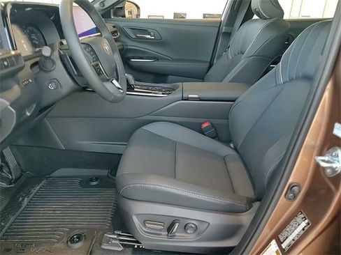 New 2026 Toyota Crown Platinum image 9