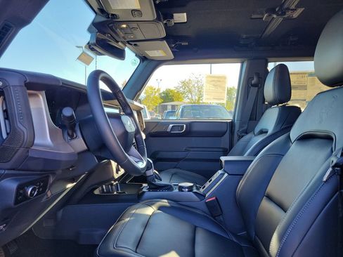 New 2025 Ford Bronco Outer Banks w/ Sasquatch Package image 17