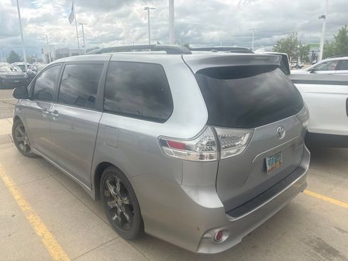 Used 2011 Toyota Sienna SE w/ Preferred Pkg FWD image 7