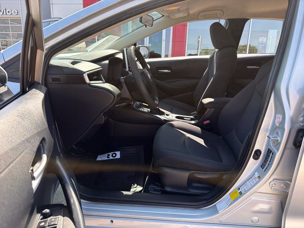 Used 2020 Toyota Corolla LE FWD image 12