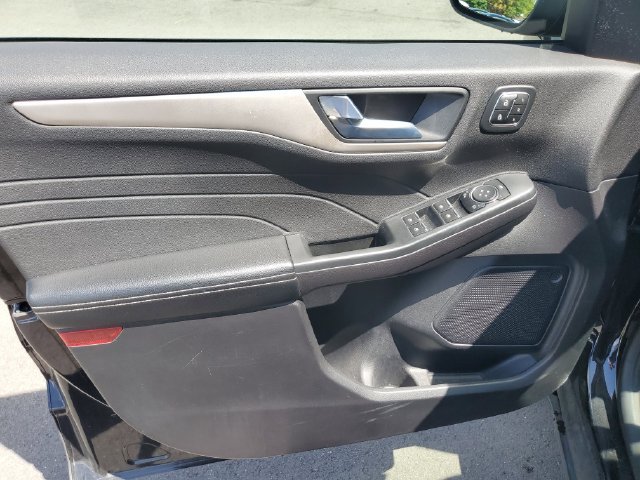 Used 2022 Ford Escape SEL w/ Technology Package FWD image 19