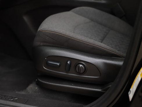 Used 2024 Chevrolet Equinox LT FWD image 19
