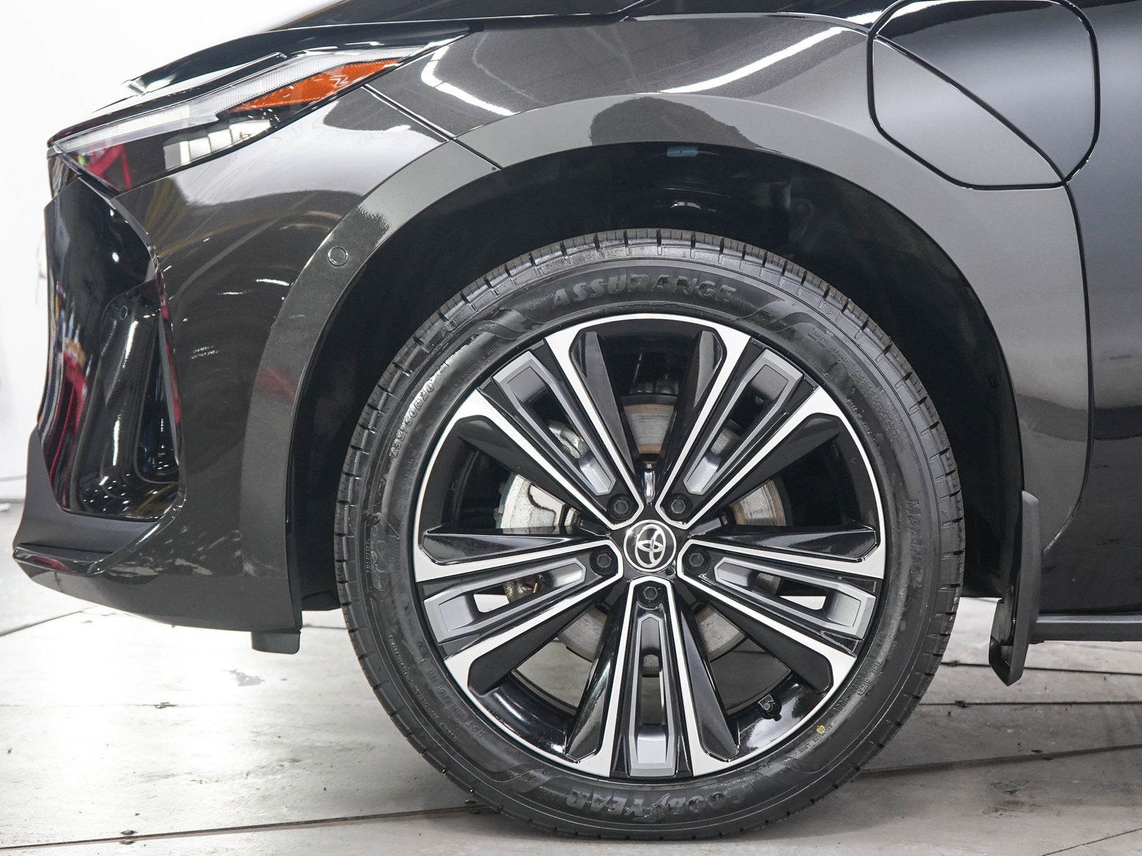 Used 2024 Toyota bZ4X AWD w/ Weather Package image 30