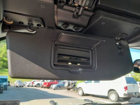Used 2022 Jeep Gladiator Sport AWD/4WD image 29