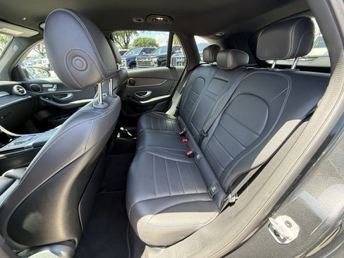 Used 2022 Mercedes-Benz GLC 300 image 29