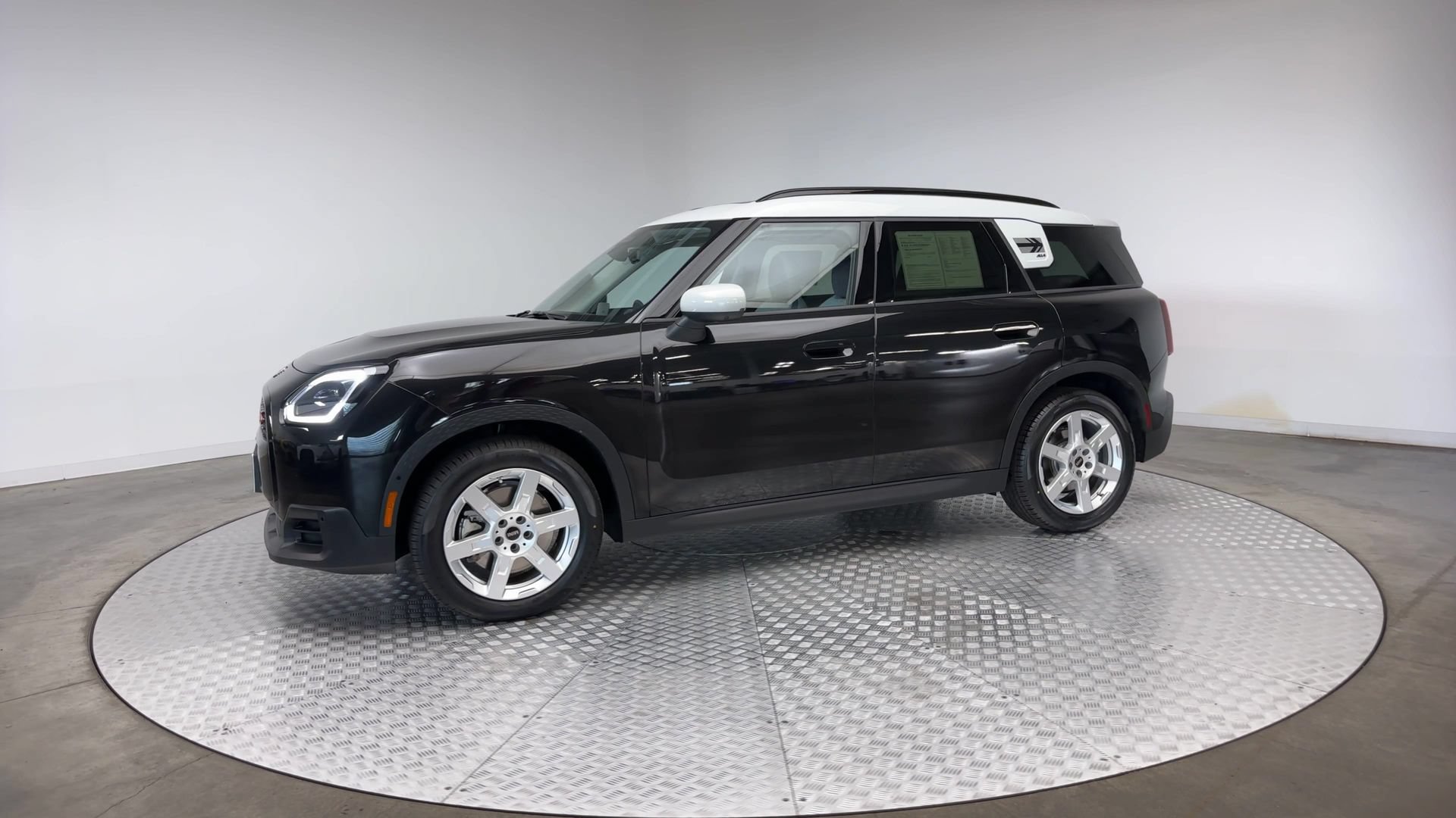 Certified 2025 MINI Cooper Countryman S w/ Comfort Package Max AWD/4WD image 4